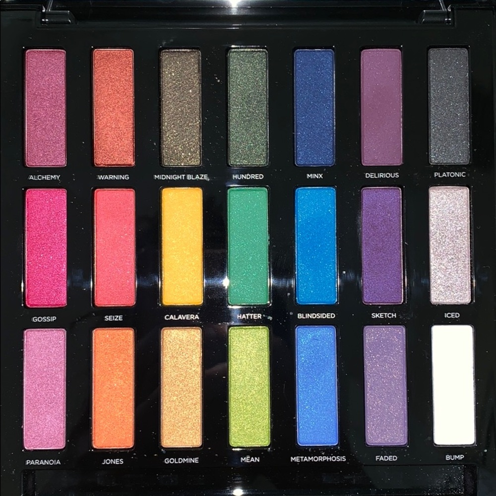 URBAN DECAY full spectrum shadow